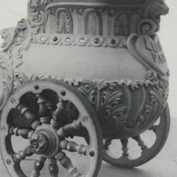 Amusements: Luna Park Chariot